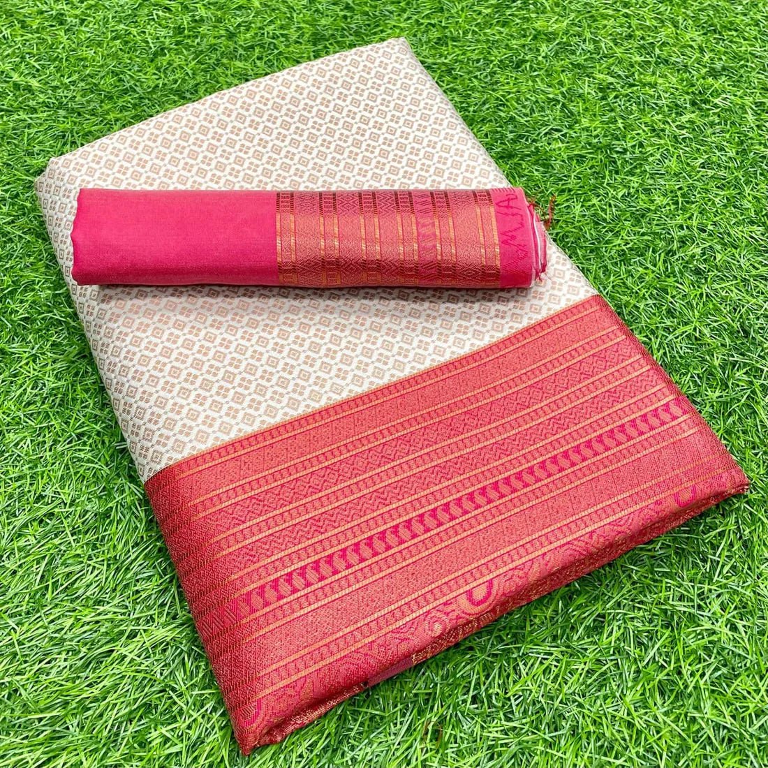 Beautiful Ivory Pink Traditional Banarasi Soft Silk Saree with Rich Contrast Border