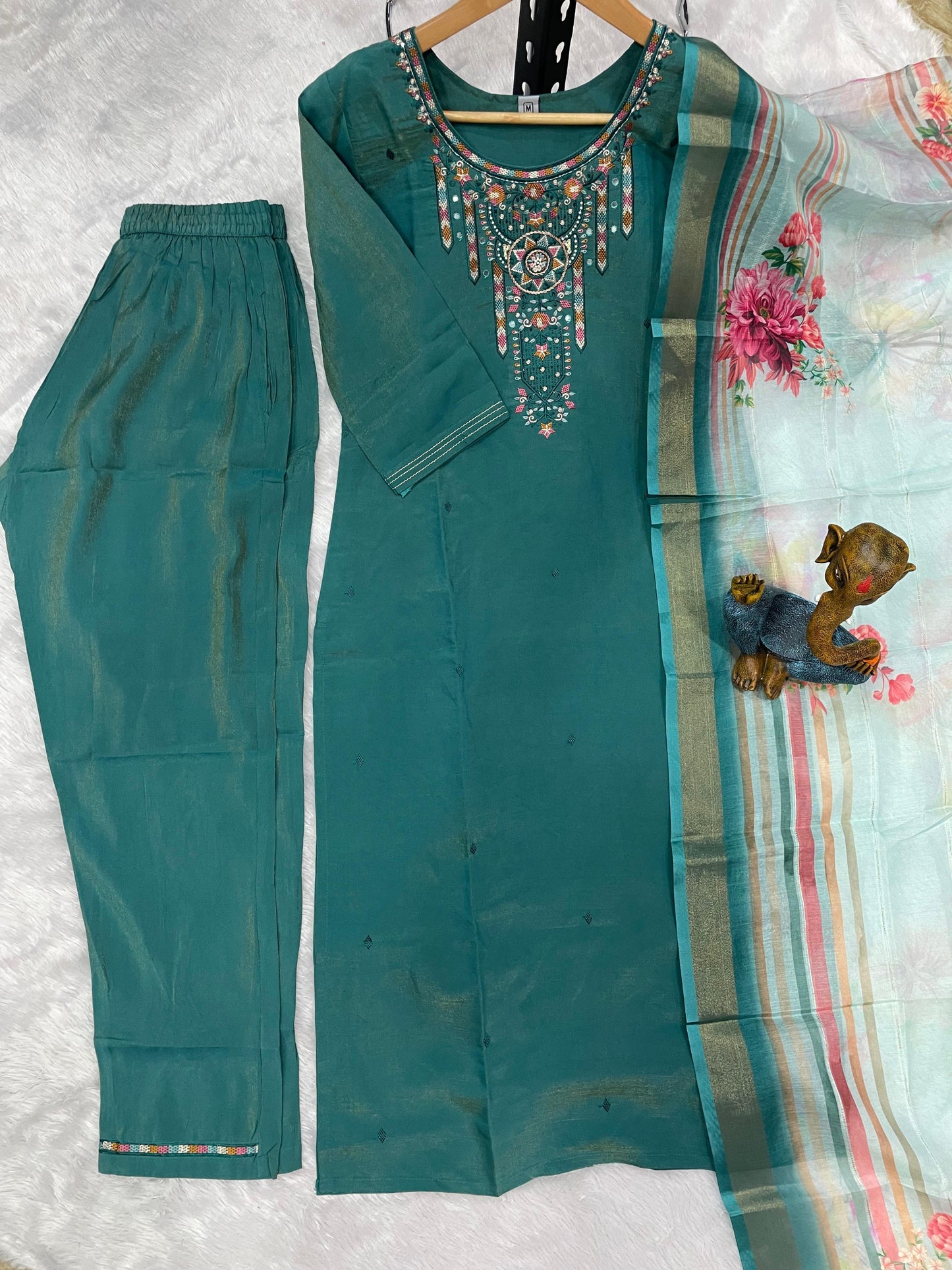 Teal Embroidered Kurta Pant Set with Floral Organza Dupatta