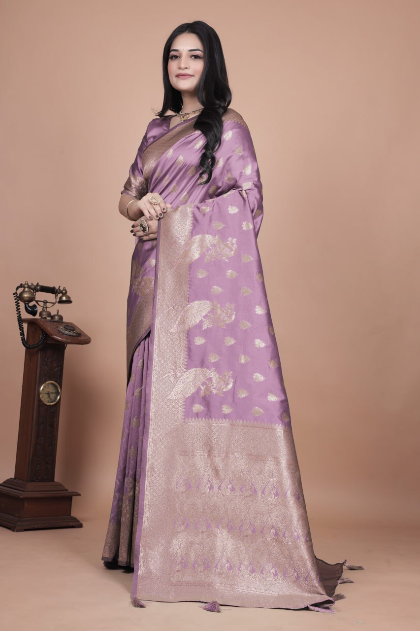 Elegent Lavender Banarasi Silk Saree with Golden Zari Weaving