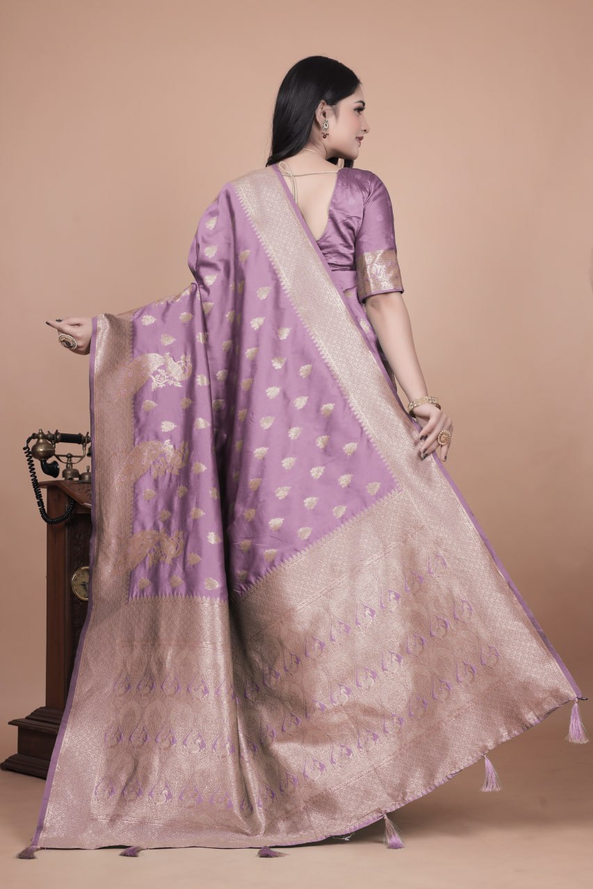 Elegent Lavender Banarasi Silk Saree with Golden Zari Weaving