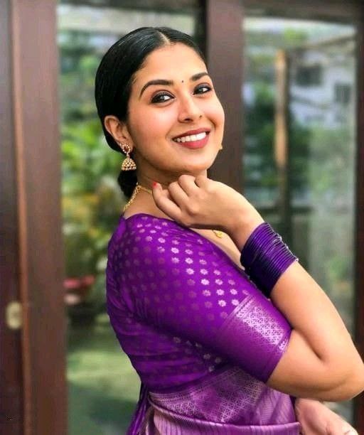 Designer Wine Purple Lichi Silk Shimmer Saree