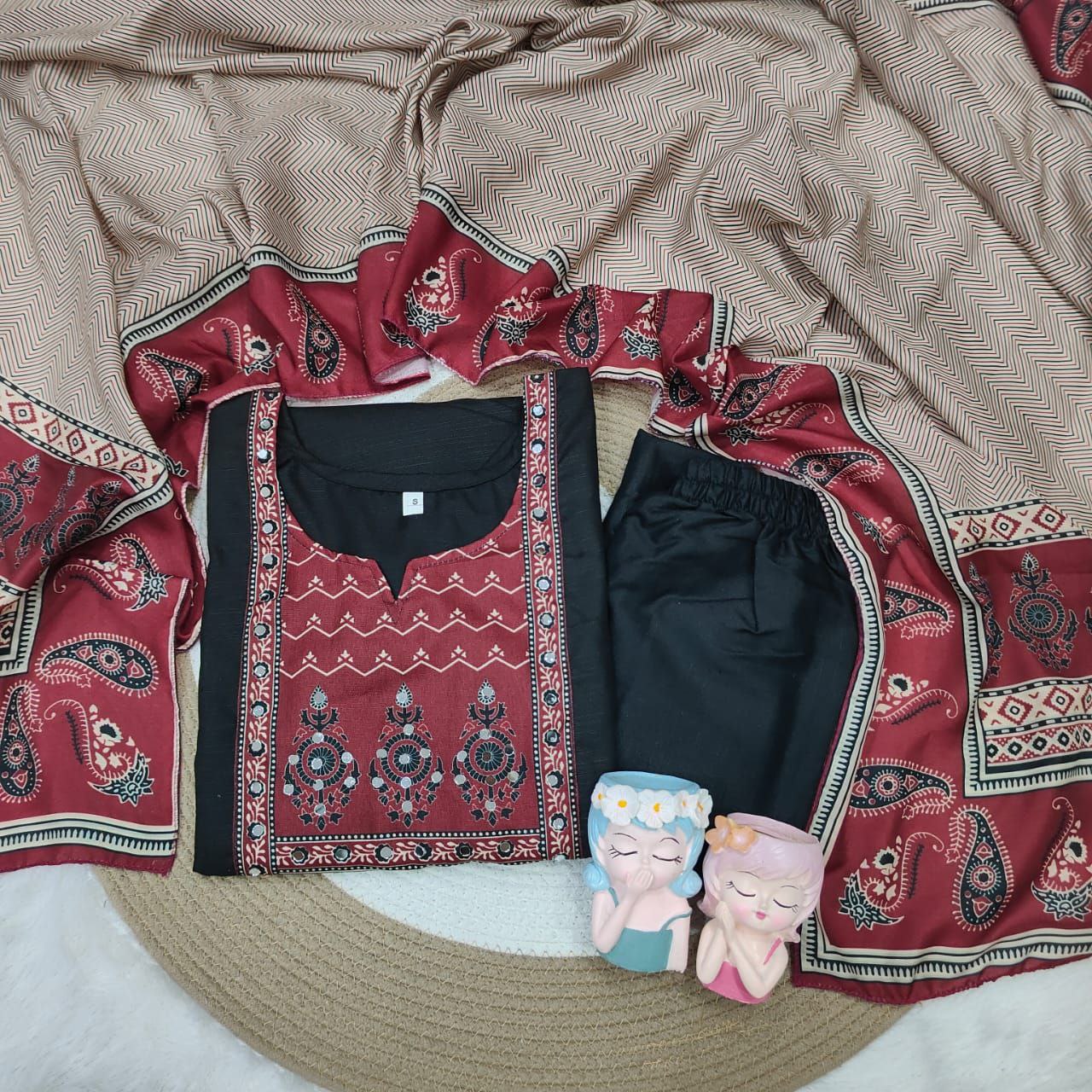 Stylish Women's Ethnic Kurta Pant Set for Festive & Casual Wear