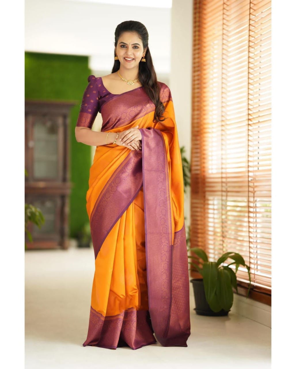 Elegant Women Traditional Soft Silk Saree with Rich Contrast Border