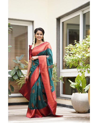 Trendy Women’s Rich Contrast Pallu Traditional Lichi Silk Saree
