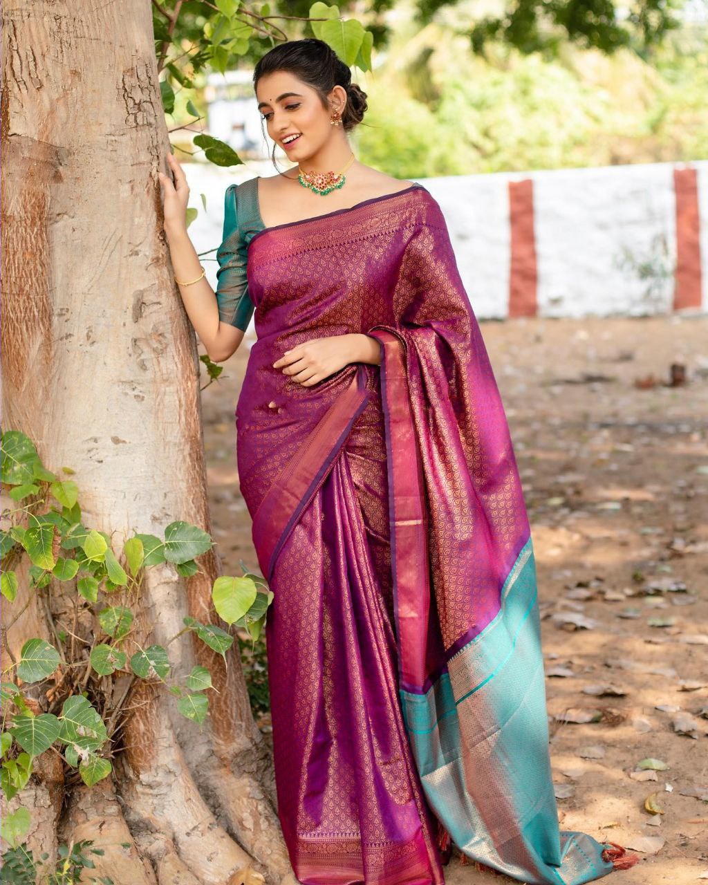 Gorgeous Traditional Kanjivaram Style Lichi Silk Sare