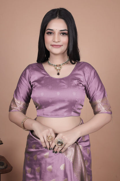 Elegent Lavender Banarasi Silk Saree with Golden Zari Weaving