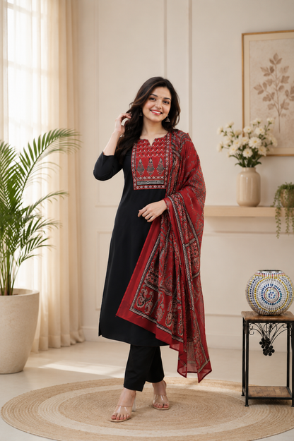 Stylish Women's Ethnic Kurta Pant Set for Festive & Casual Wear