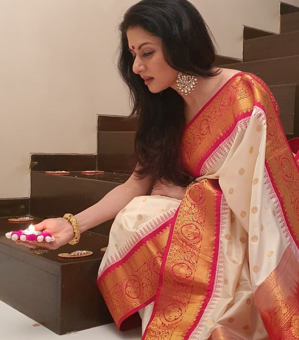 Majestic Royal Banarasi Style Zari Woven Soft Silk Saree