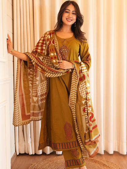 Classic Olive Embroidered Kurta Set With Printed Stole