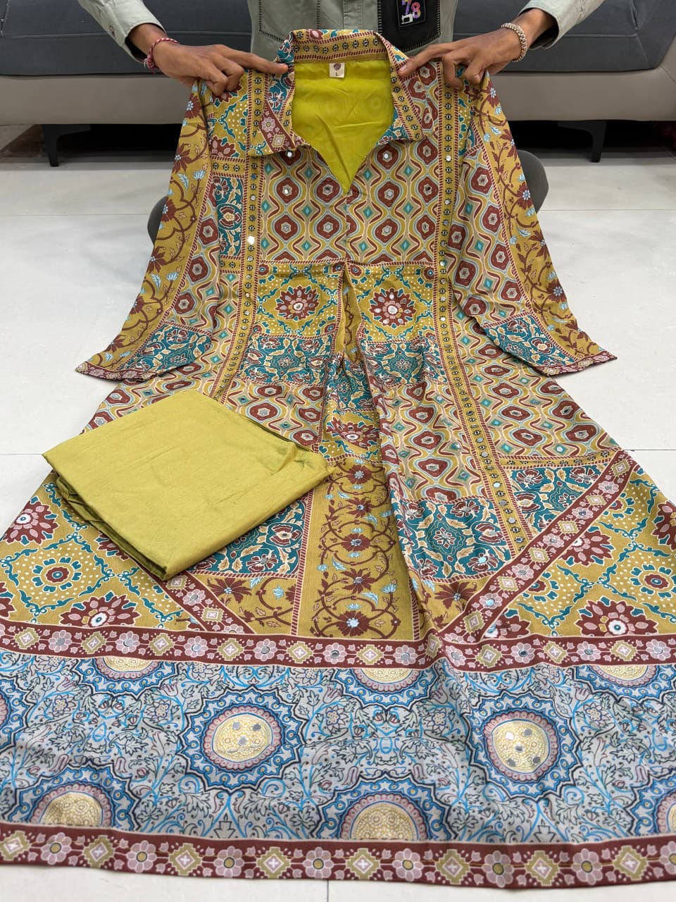 Graceful Olive Heritage Printed Kurta Set with Matching Pants