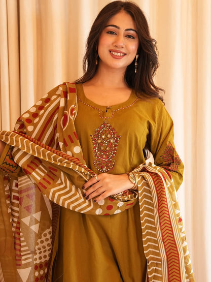 Classic Olive Embroidered Kurta Set With Printed Stole