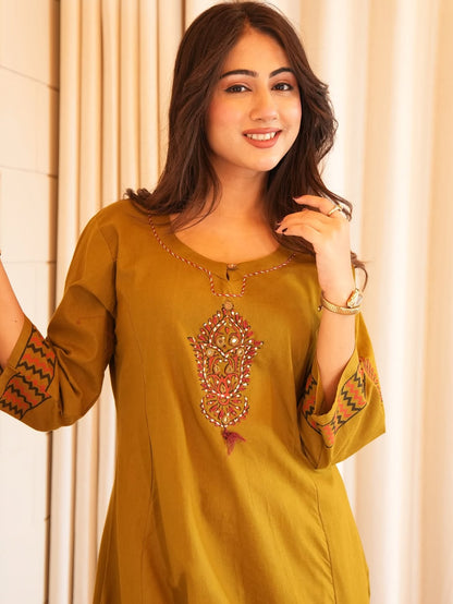 Classic Olive Embroidered Kurta Set With Printed Stole