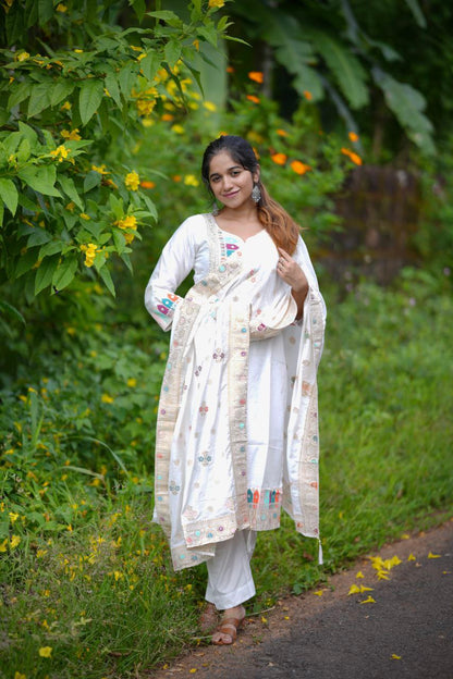 Pure Elegance White Embroidered Festival Wear Kurta Set