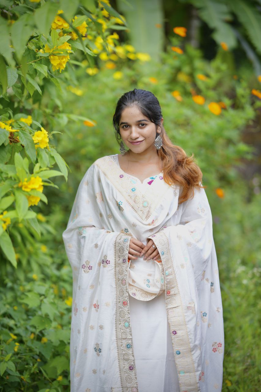 Pure Elegance White Embroidered Festival Wear Kurta Set