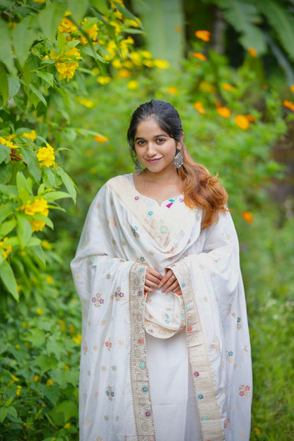 Pure Elegance White Embroidered Festival Wear Kurta Set