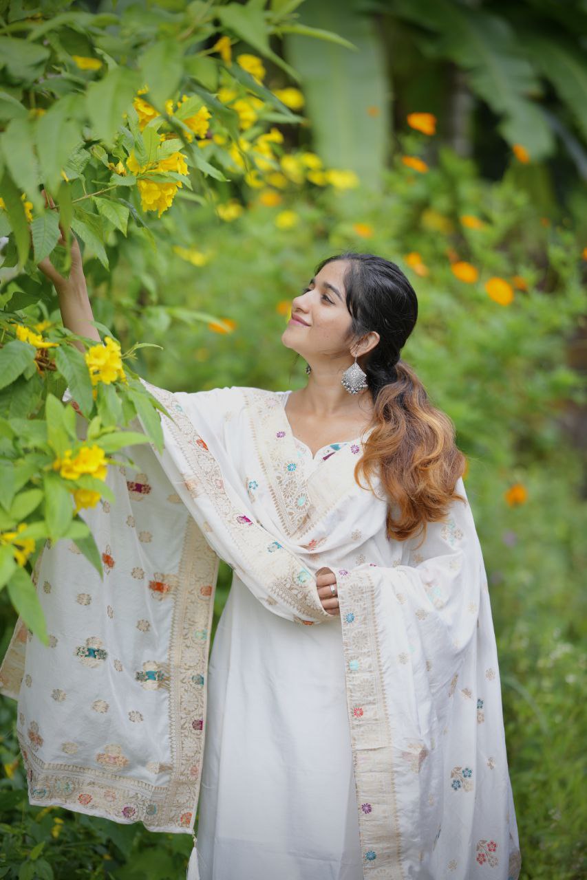 Pure Elegance White Embroidered Festival Wear Kurta Set