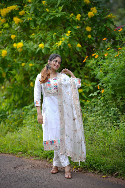 Pure Elegance White Embroidered Festival Wear Kurta Set