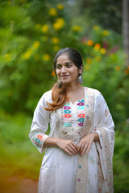 Pure Elegance White Embroidered Festival Wear Kurta Set