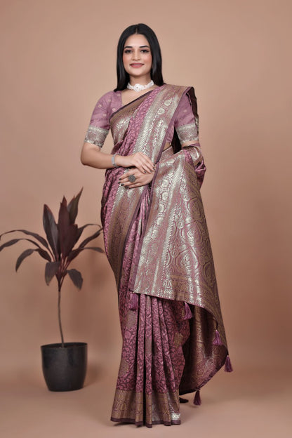 ❤️Dusty Rose Banarasi Silk Saree with Gold Zari Butti and Regal Pallu ❤️