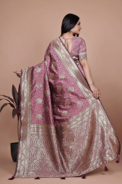 ❤️Dusty Rose Banarasi Silk Saree with Gold Zari Butti and Regal Pallu ❤️