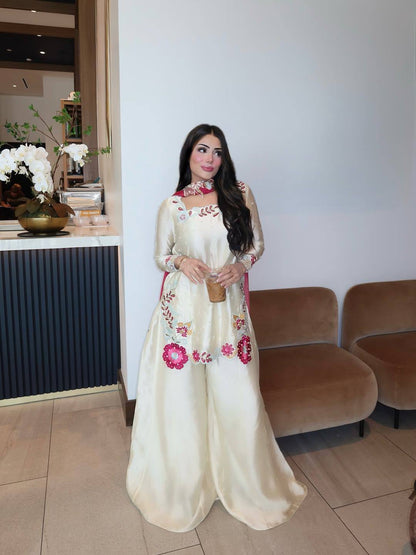 NEW ĐĚSIGNER PARTY WEAR TOP AND PLAZZO. WITH FANCY DUPPATA AND EMBROIDERY WORK