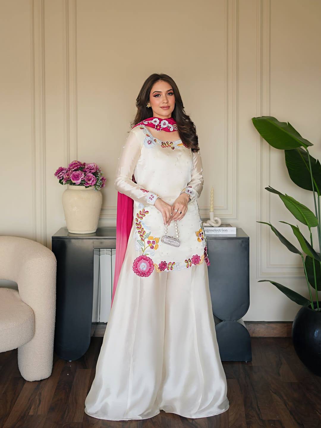 NEW ĐĚSIGNER PARTY WEAR TOP AND PLAZZO. WITH FANCY DUPPATA AND EMBROIDERY WORK