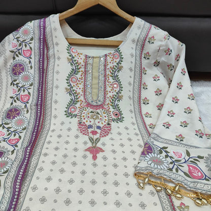 Graceful Ivory Floral Printed Premium Suit Set with Elegant Dupatta