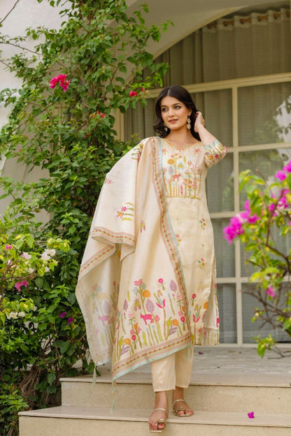 Elegant Ivory Floral Embroidered Kurta Set with Matching Dupatta