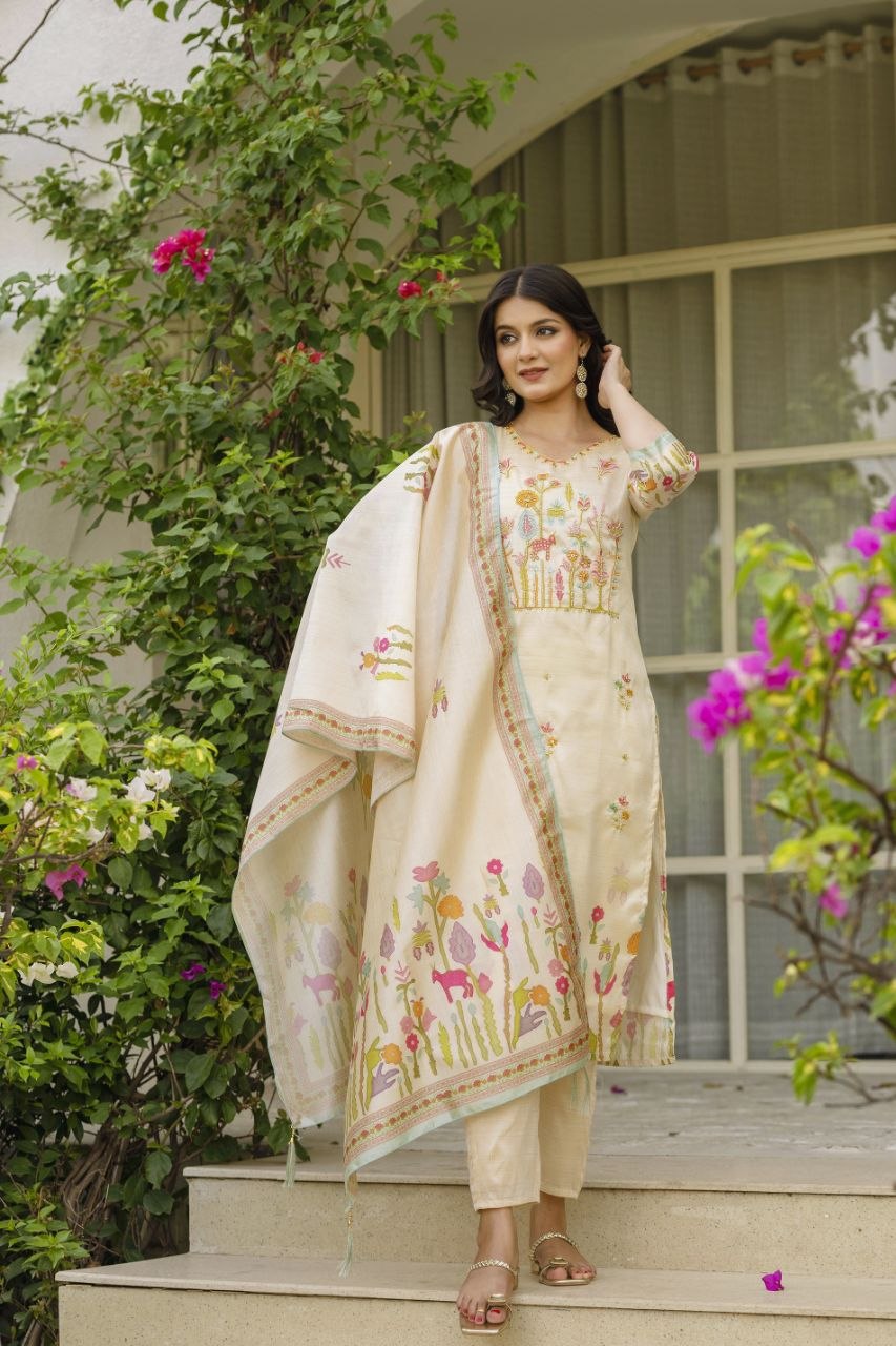 Elegant Ivory Floral Embroidered Kurta Set with Matching Dupatta