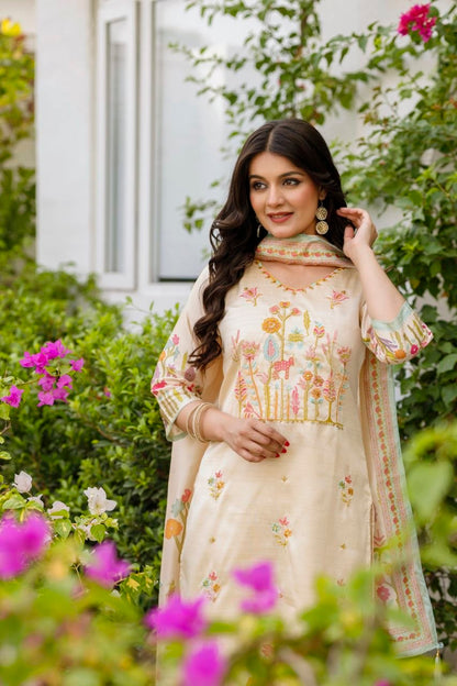 Elegant Ivory Floral Embroidered Kurta Set with Matching Dupatta