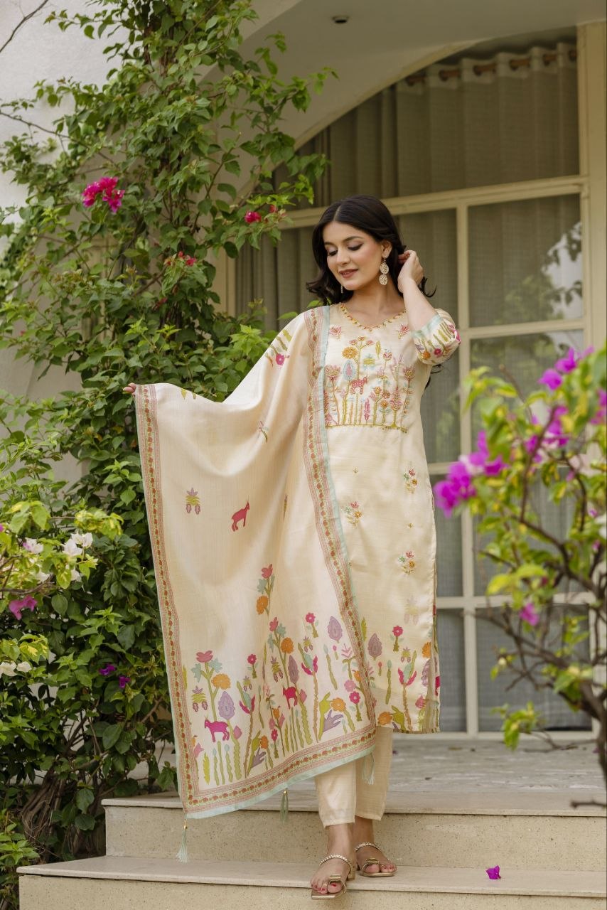 Elegant Ivory Floral Embroidered Kurta Set with Matching Dupatta