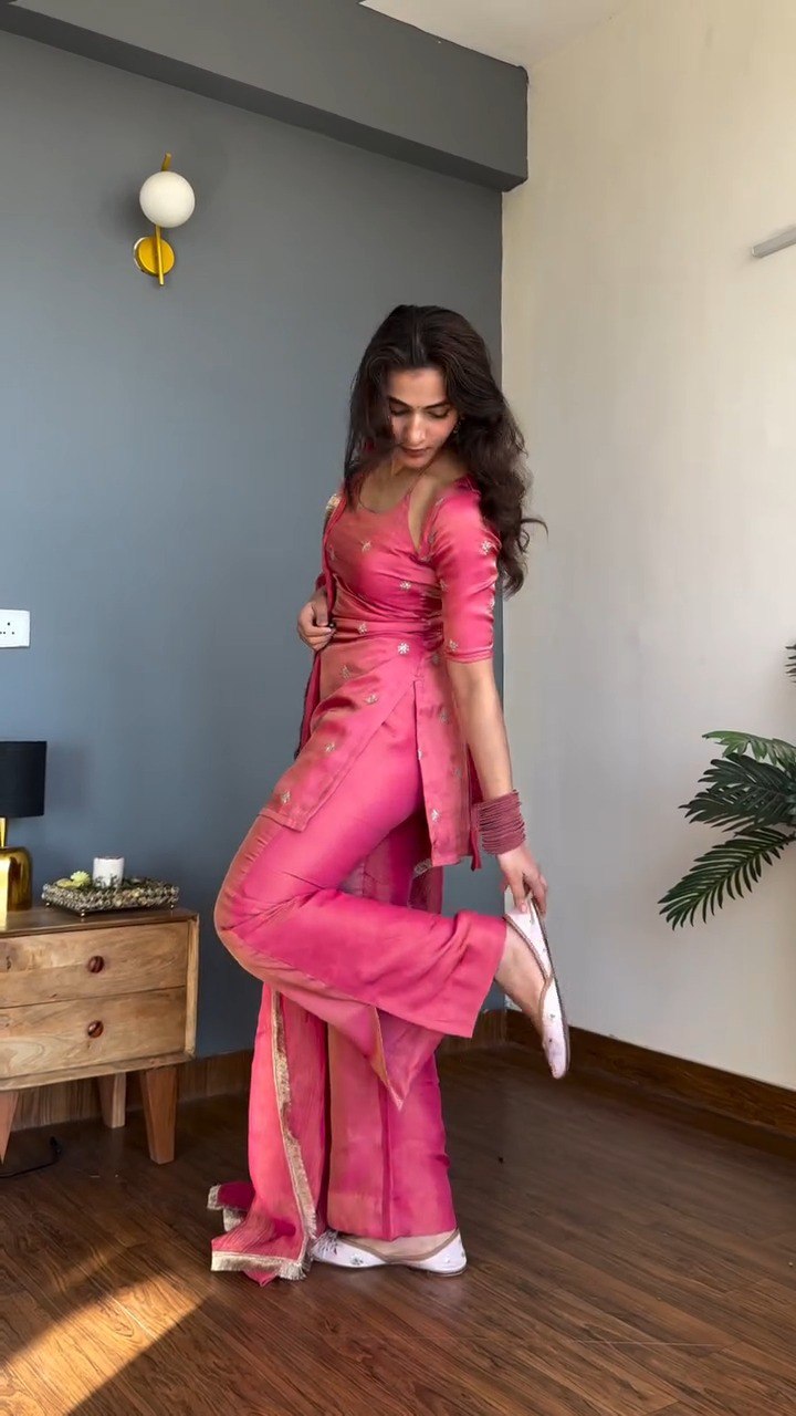 Radiant Rose Pink Kurta Set with Chic Silhouette