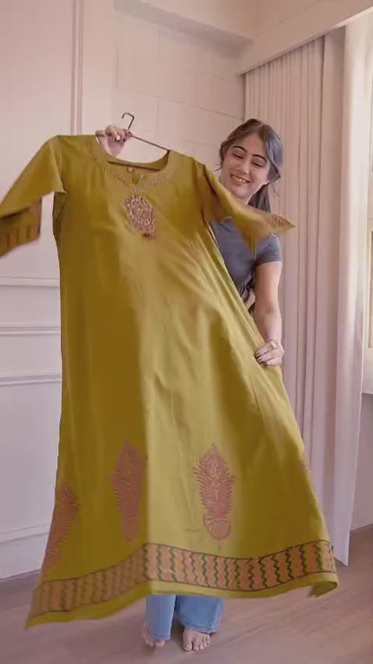 Classic Olive Embroidered Kurta Set With Printed Stole